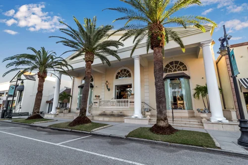 Luxury Home Builder | General Contractor | Commercial Construction in Sarasota | Holliday Group